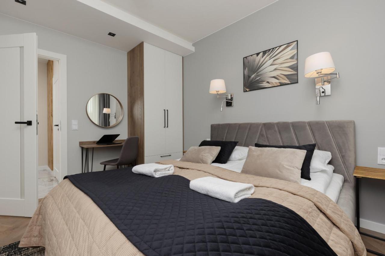 Stunning Family Apartment Ursynow With Parking & Balcony By Noclegi Renters Warsaw Exterior photo