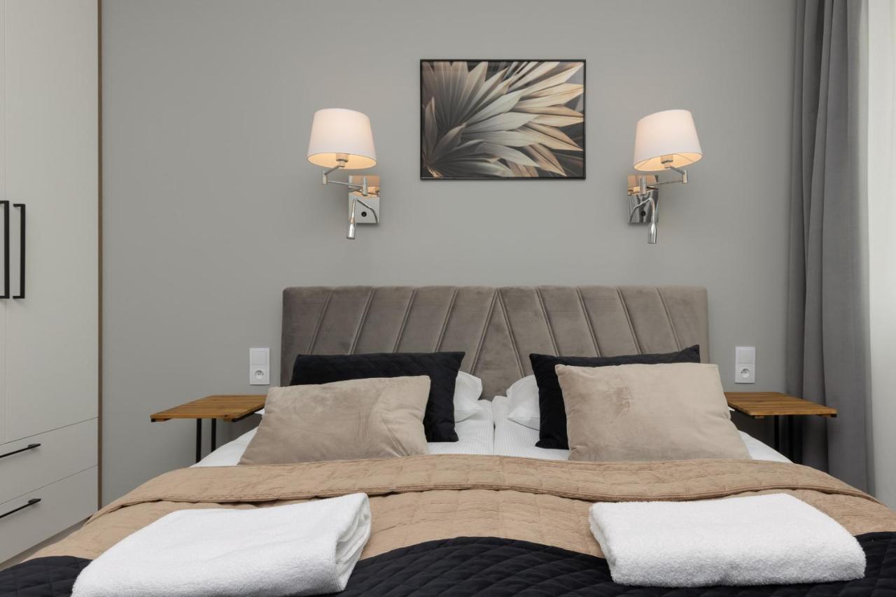 Stunning Family Apartment Ursynow With Parking & Balcony By Noclegi Renters Warsaw Exterior photo